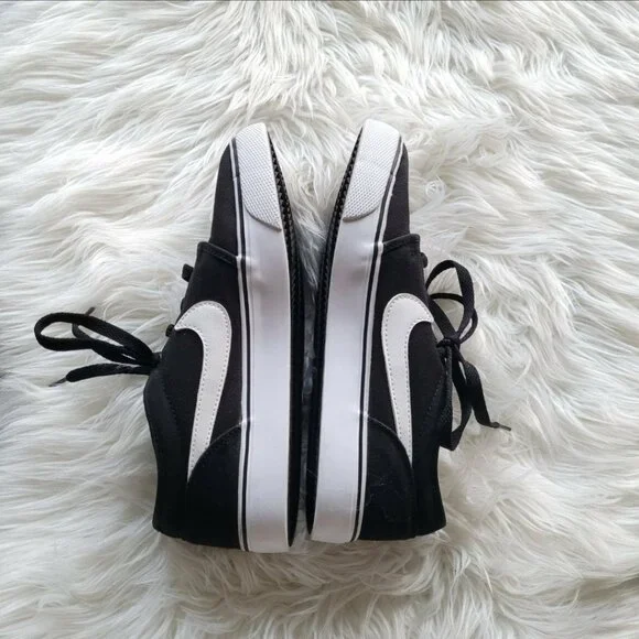 Nike Shoes - Picture 3 of 7